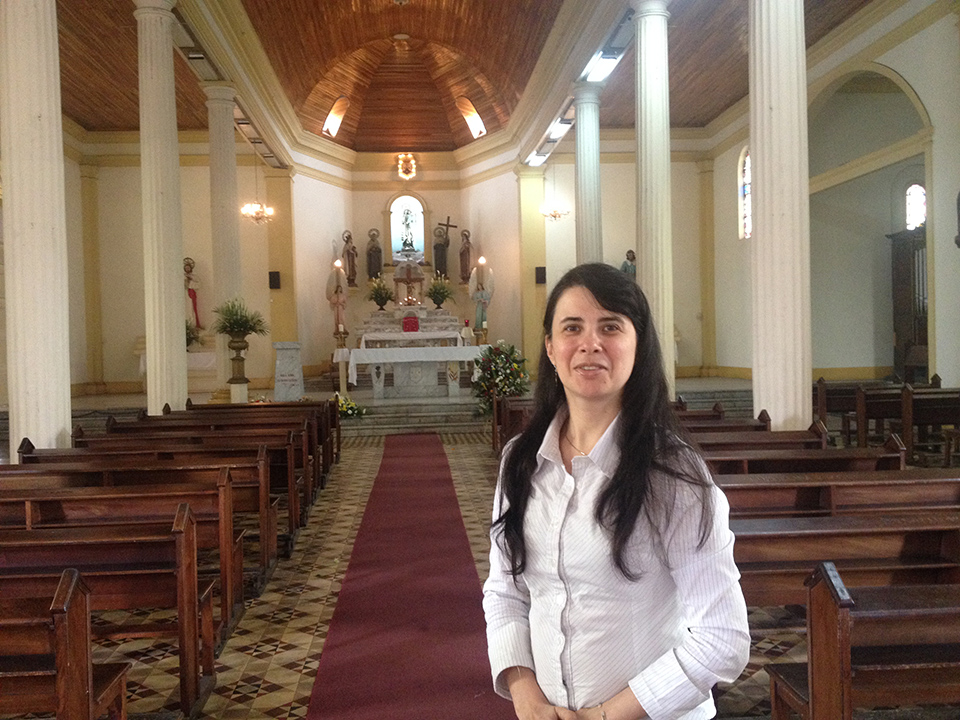 Canto en actividades religiosas Ministerio de Silvia Rodriguez